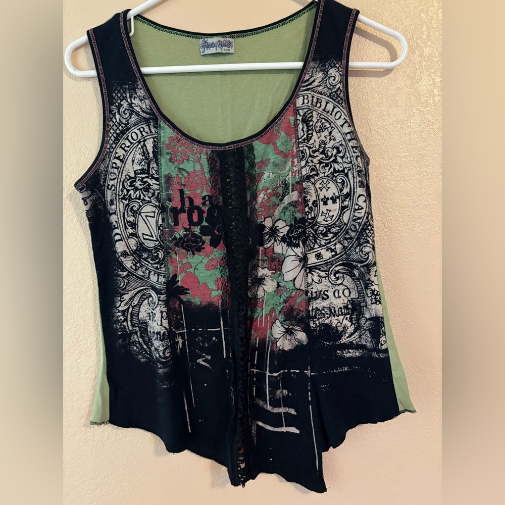 Women's Y2K 00s Black and Green Graphic Tank Top